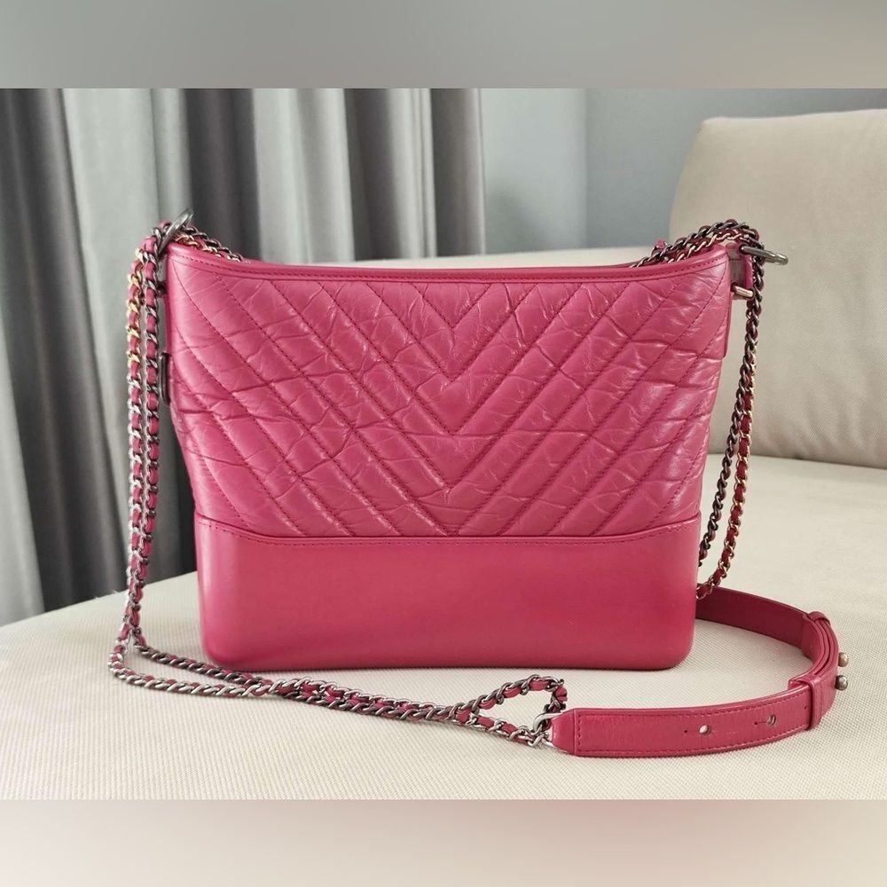 Chanel calfskin Gabrielle hobo Medium in hot pink - Picture 2 of 16